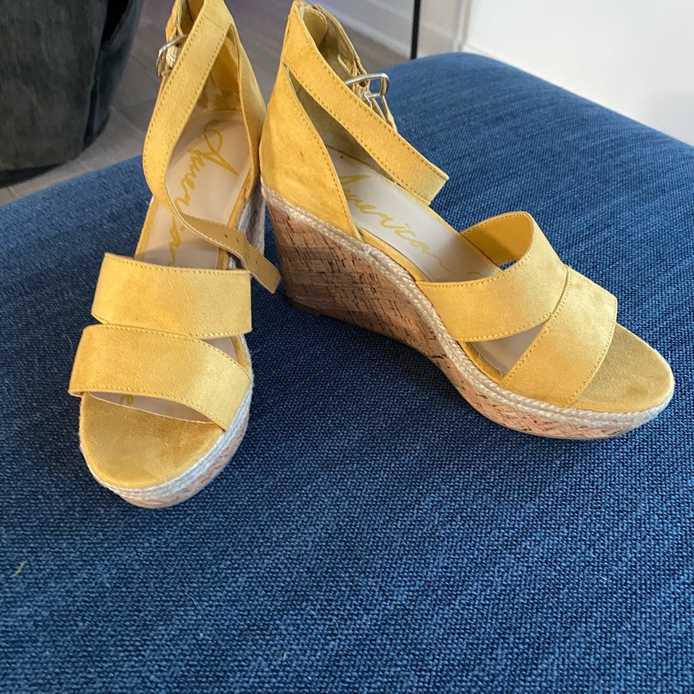 American Rag wedge shoe